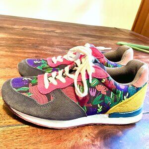 Inkkas floral print Sokoke jogger/sneaker Size 8